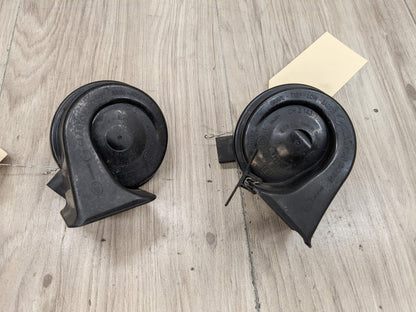 08-13 OEM BMW E82 E88 128i 135i Left Right Horn Signal Low Tone Pitch PAIR