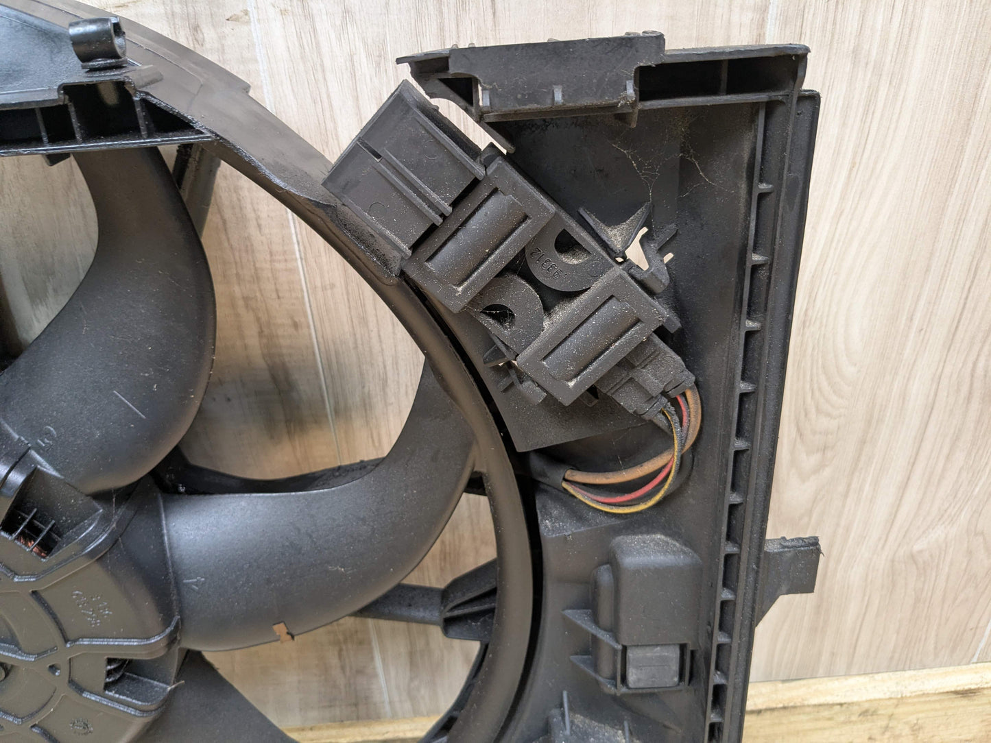 OEM BMW E82 E88 E90 E92 E93 Engine N54 N55 Radiator Auxiliary Fan Shroud 600W