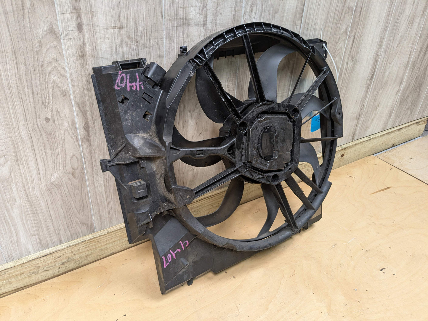 OEM BMW E82 E88 E90 E92 E93 Engine N54 N55 Radiator Auxiliary Fan Shroud 600W
