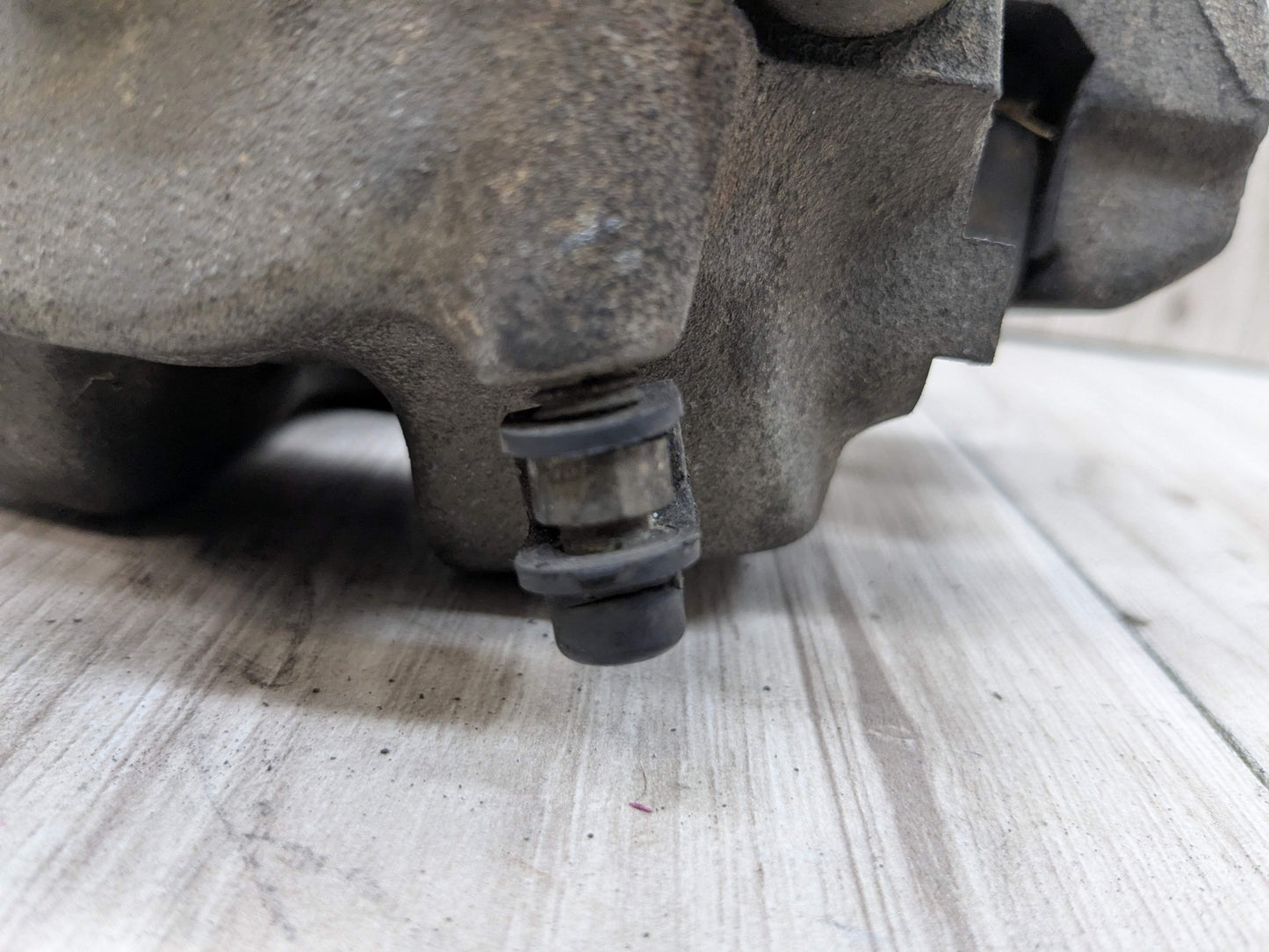 03-08 OEM BMW E85 2.5i Z4 Front Left Right Brake Calipers PAIR