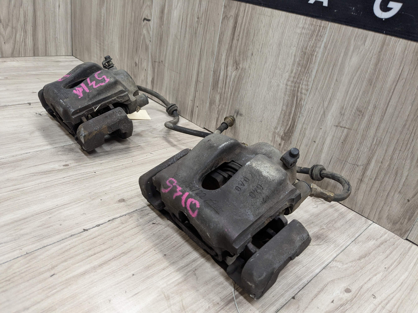 03-08 OEM BMW E85 2.5i Z4 Front Left Right Brake Calipers PAIR