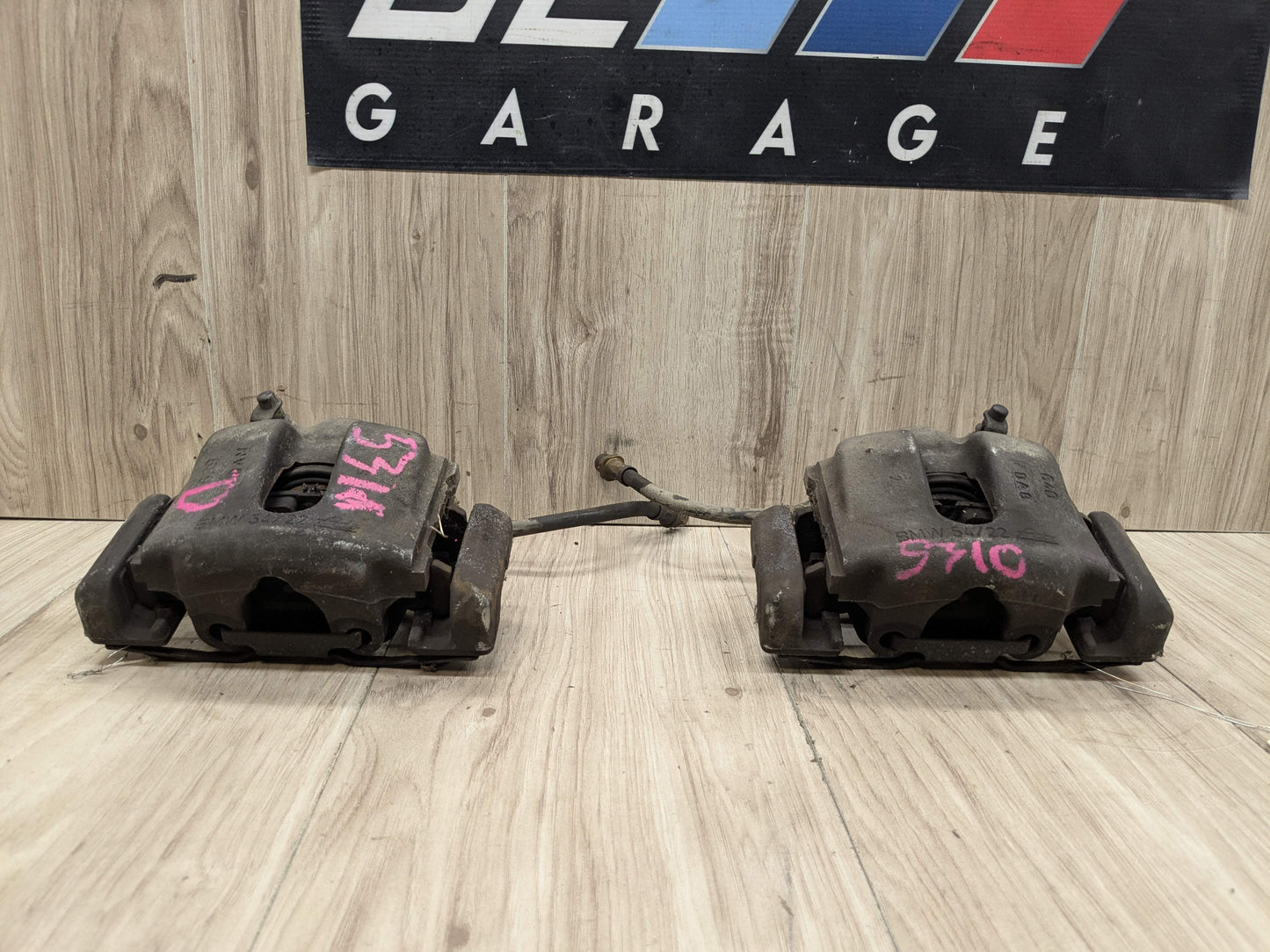 03-08 OEM BMW E85 2.5i Z4 Front Left Right Brake Calipers PAIR