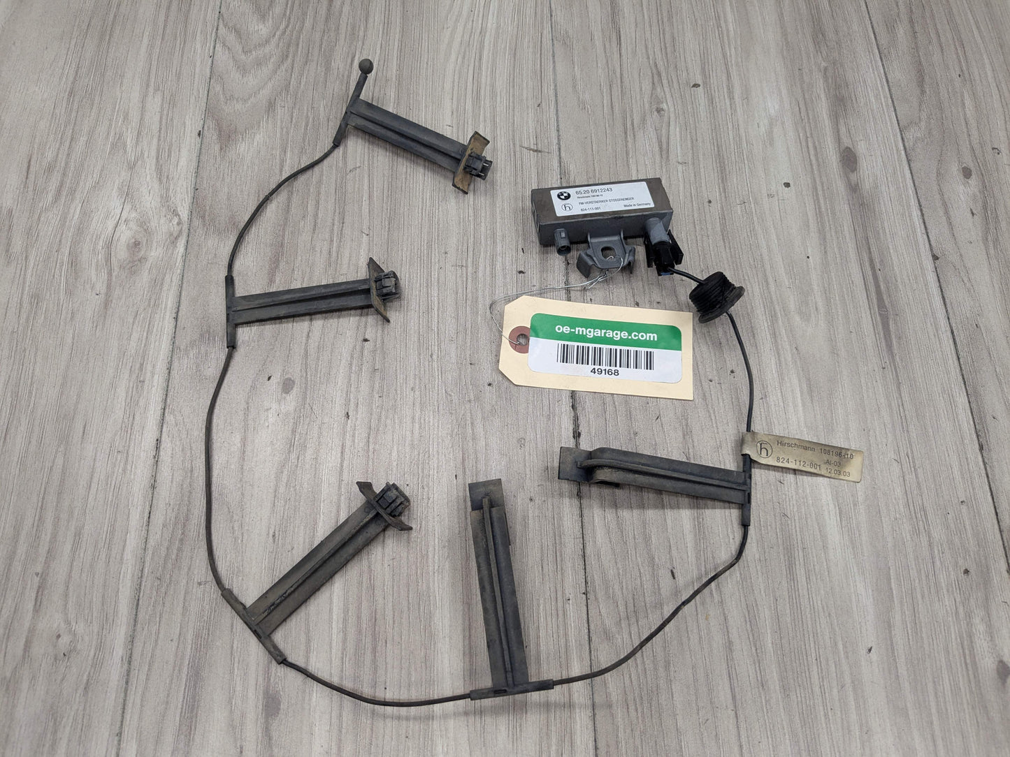 03-08 OEM BMW E85 Z4 Rear Bumper Radio Antenna Amplifier Booster Module