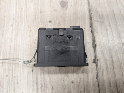 OEM BMW E85 E88 E90 E92 E93 F10 F12 F06 F01 F02 Audio Input Socket Auxilliary