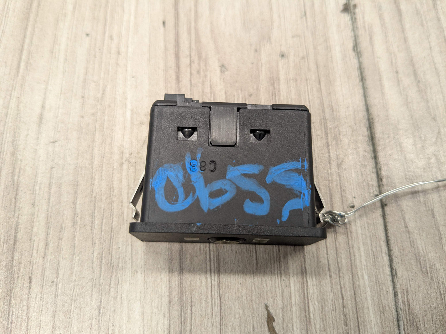 OEM BMW E85 E88 E90 E92 E93 F10 F12 F06 F01 F02 Audio Input Socket Auxilliary