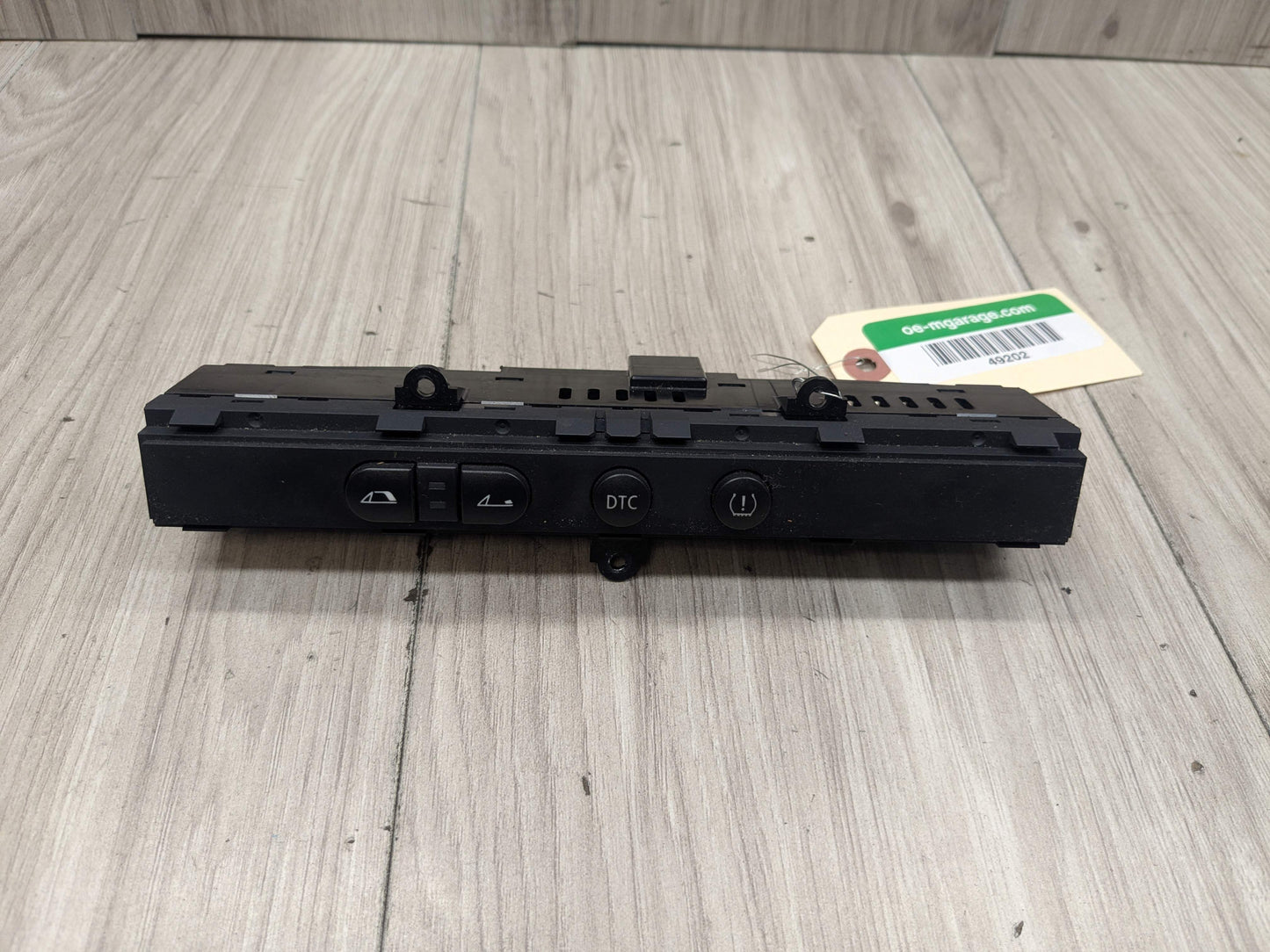 03-05 OEM BMW E85 Z4 Front Center Dash Convertible Console Switch Button