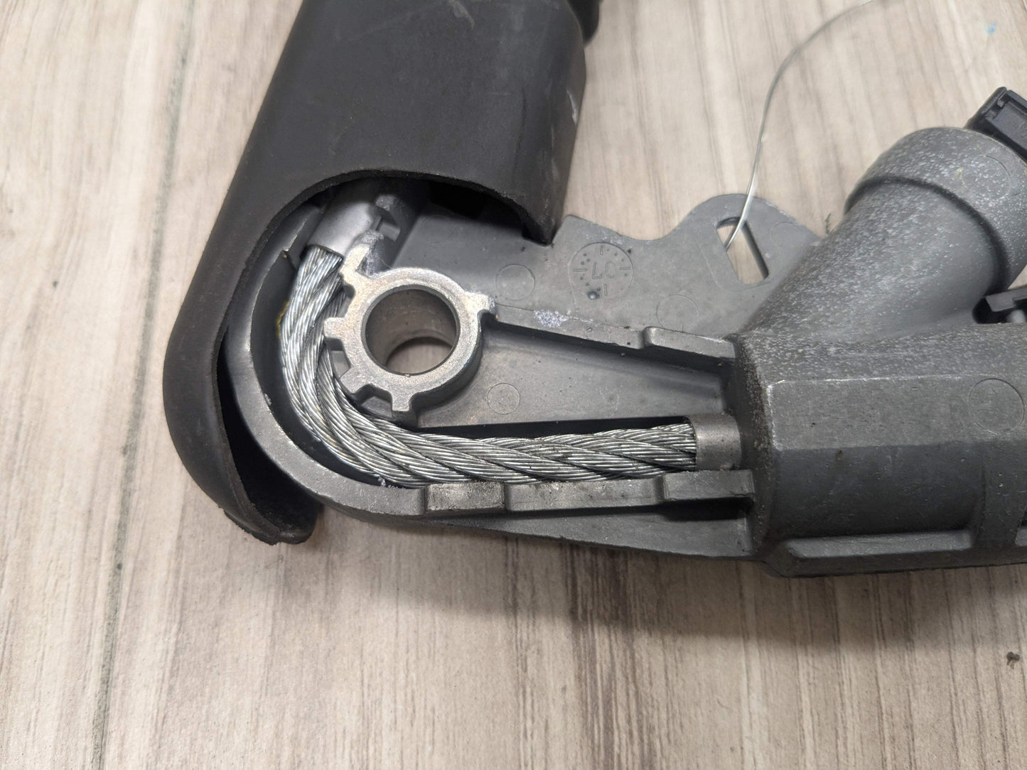 OEM BMW E53 E83 E85 E86 X3 X5 Z4 Right Passenger Side Seat Belt Buckle Tensioner