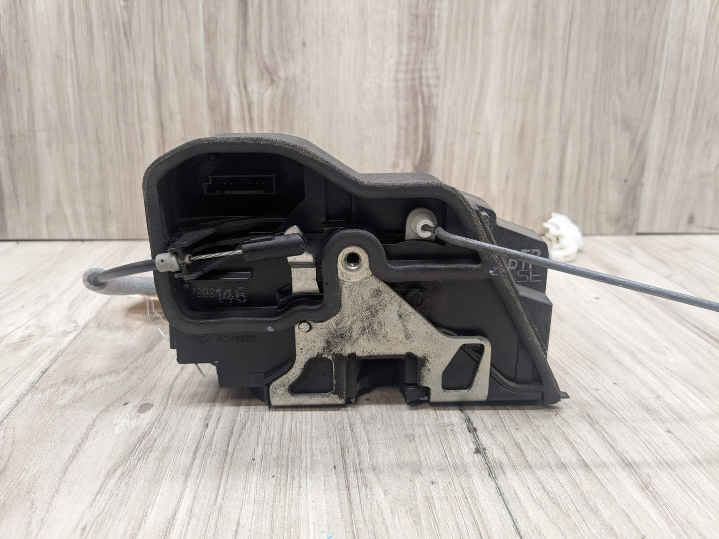 OEM BMW E82 E90 F23 F30 F32 E60 F01 M4 X6 REAR RIGHT Door Lock Latch Actuator