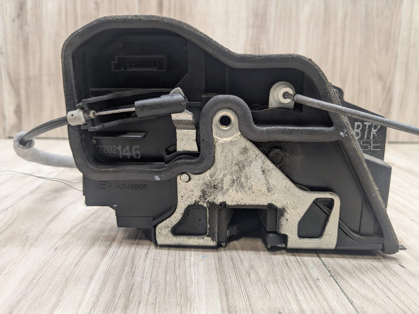 OEM BMW E82 E90 F23 F30 F32 E60 F01 M4 X6 REAR RIGHT Door Lock Latch Actuator