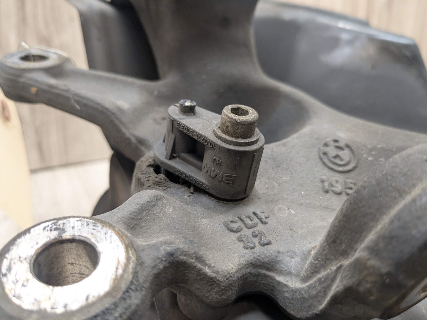 OEM BMW E46 E85 E86 Z4 Front Left Driver Knuckle Hub Spindle Bearing RWD