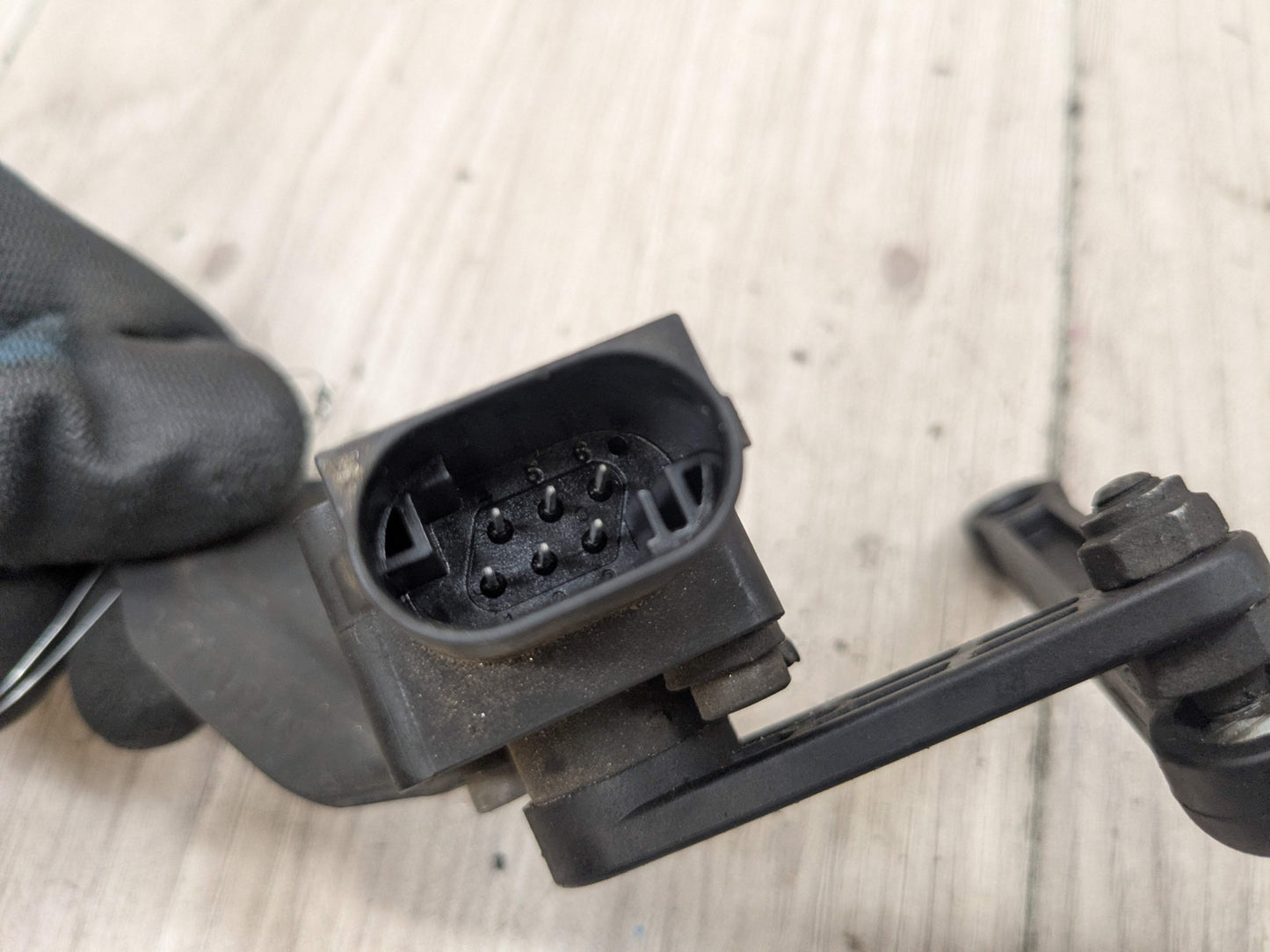 OEM BMW E70 E71 E90 E92 Rear Left Right Suspension Height Level Sensor