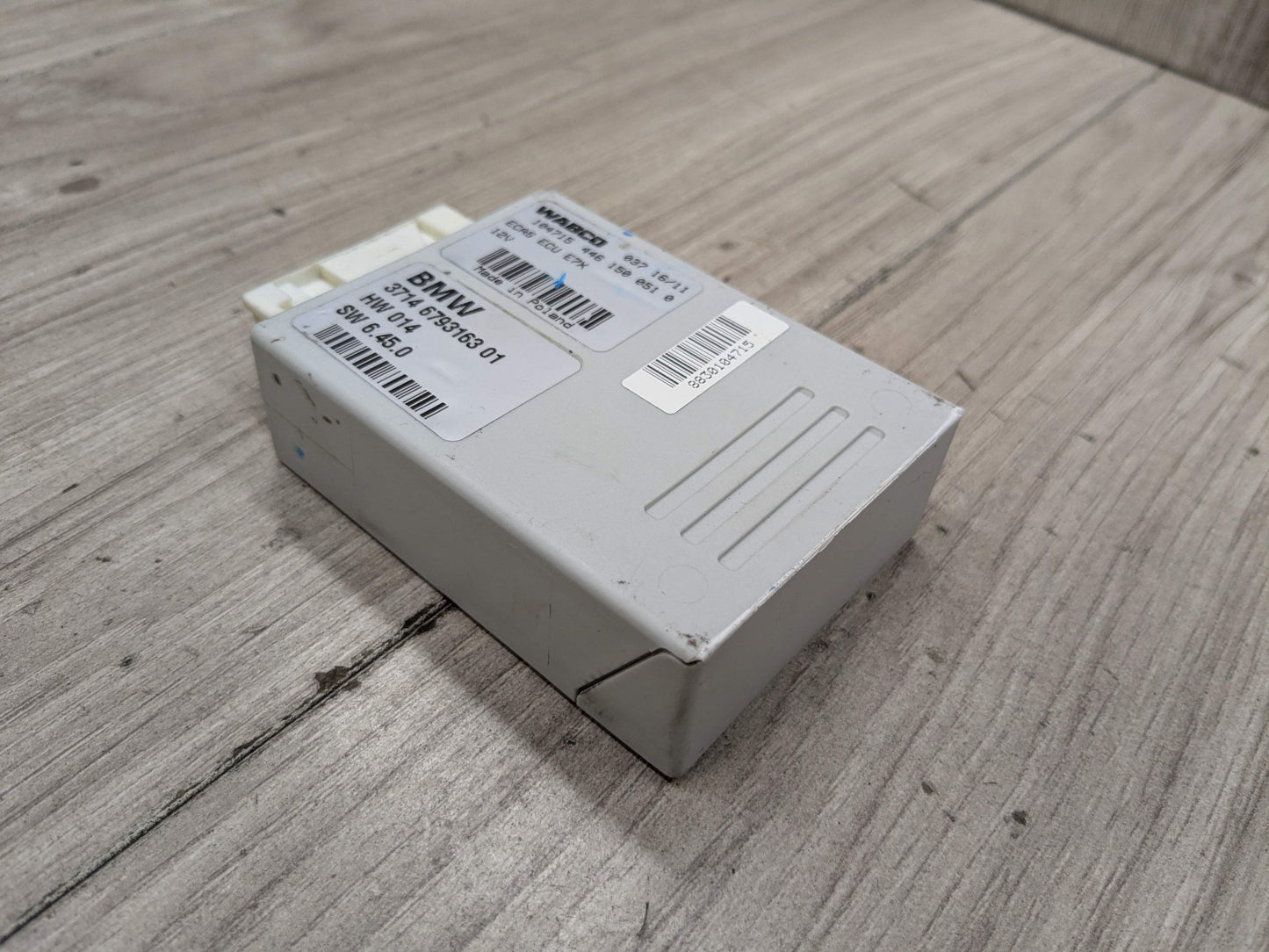 OEM BMW E70 E71 X5 X6 X5M X6M Rear Air Suspension Control Module Computer Unit