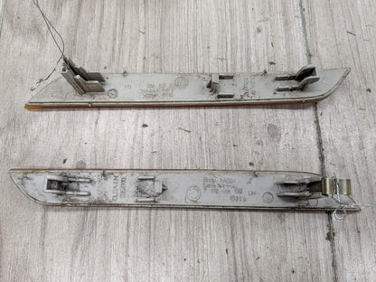 OEM BMW E70 E71 X5M X6M FRONT Bumper Left Right Side Reflector Marker Light