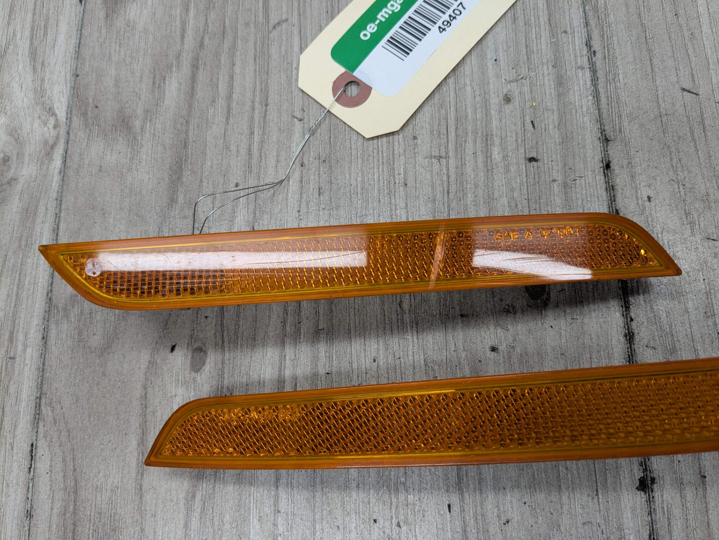 OEM BMW E70 E71 X5M X6M FRONT Bumper Left Right Side Reflector Marker Light