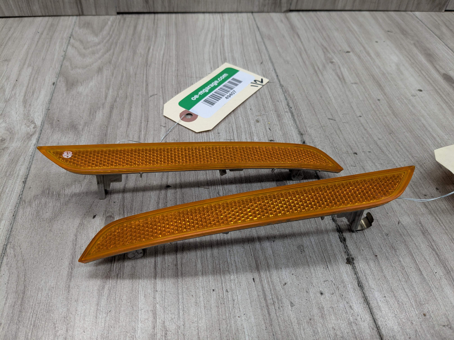 OEM BMW E70 E71 X5M X6M FRONT Bumper Left Right Side Reflector Marker Light