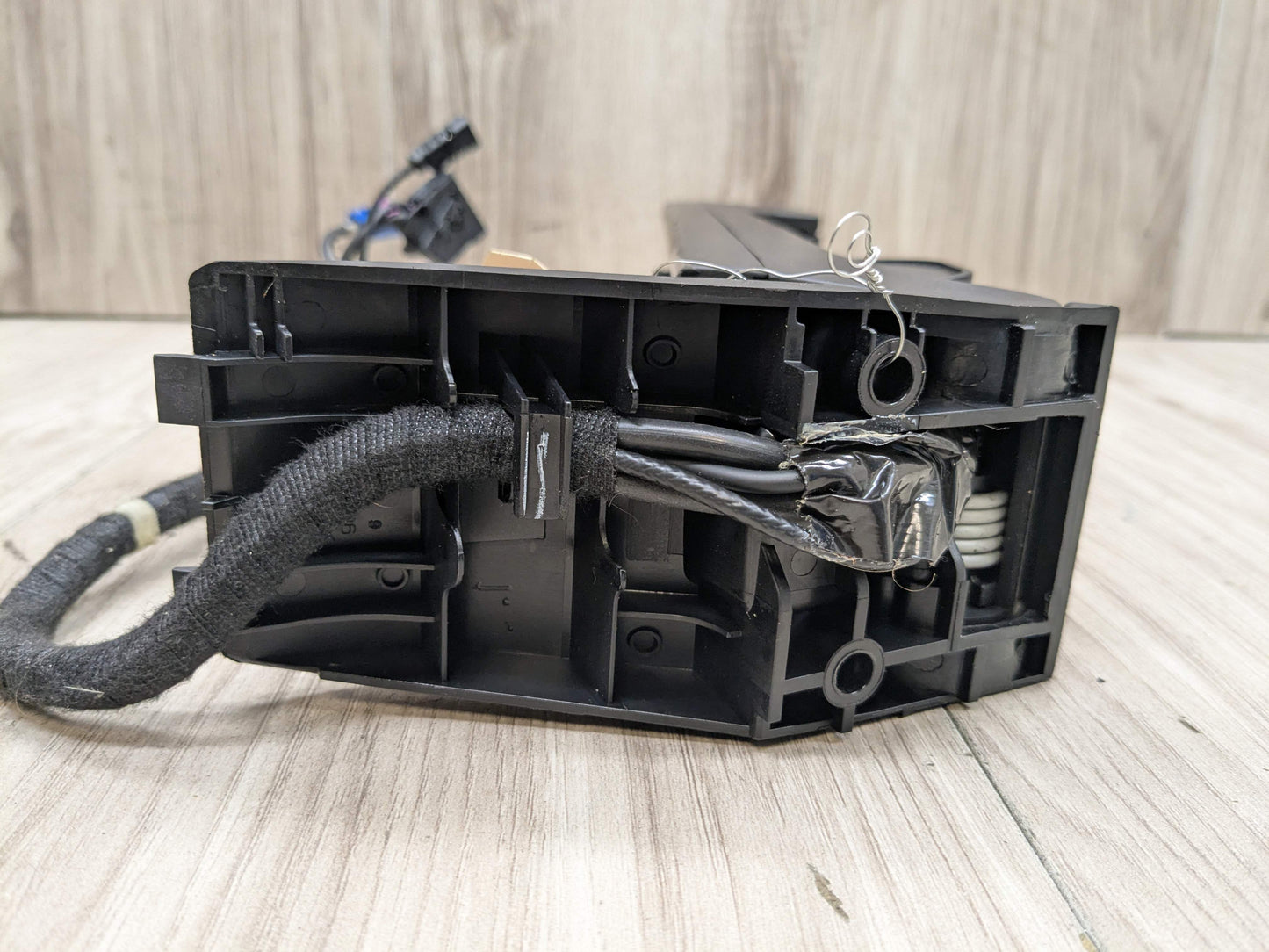 07-14 OEM BMW E70 E71 X5 X6 Front Center Console Phone Holder Tray