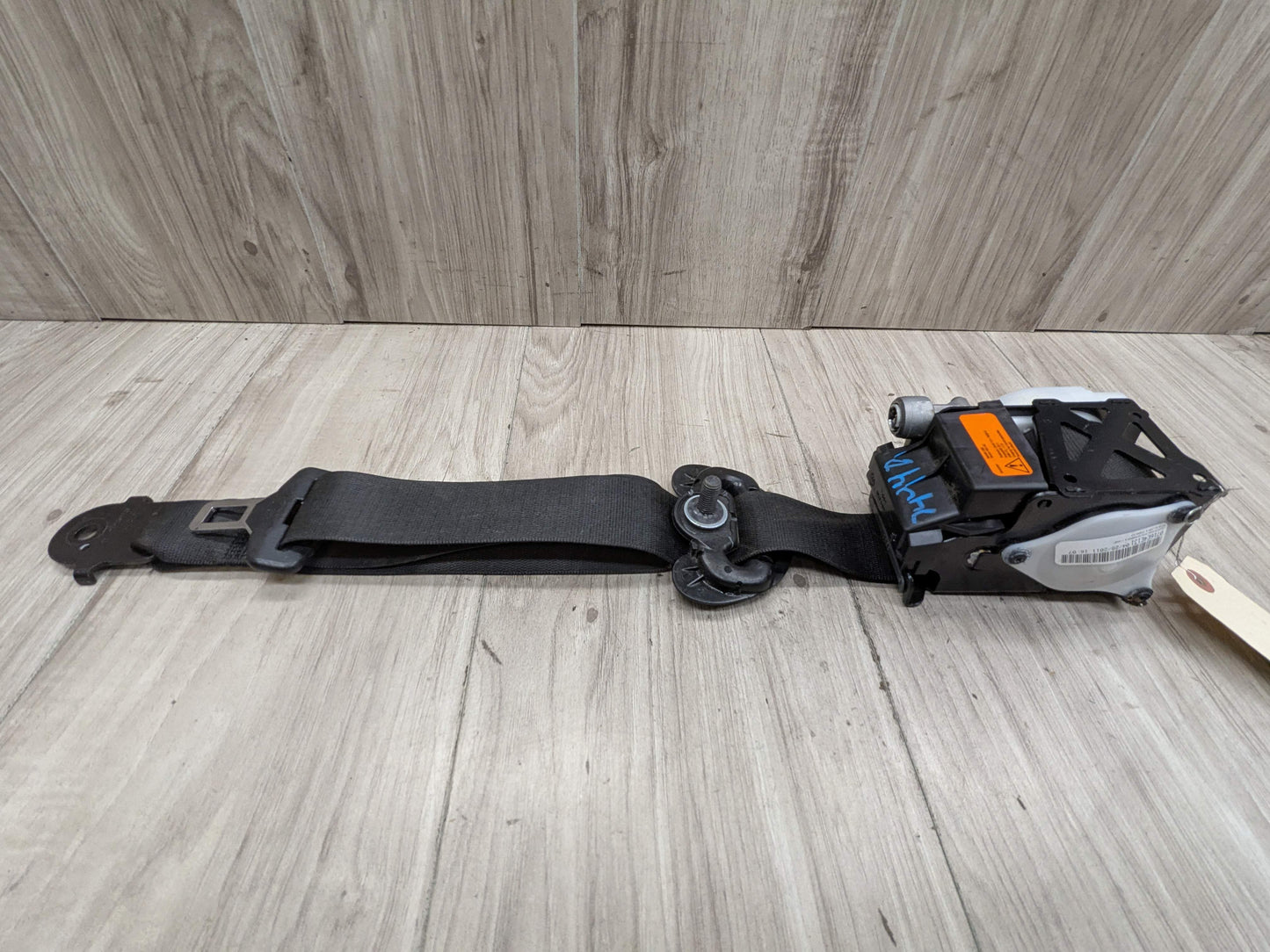 07-14 OEM BMW E70 E71 X5 X6 X5M X6M Front Left Driver Seatbelt Retractor Black