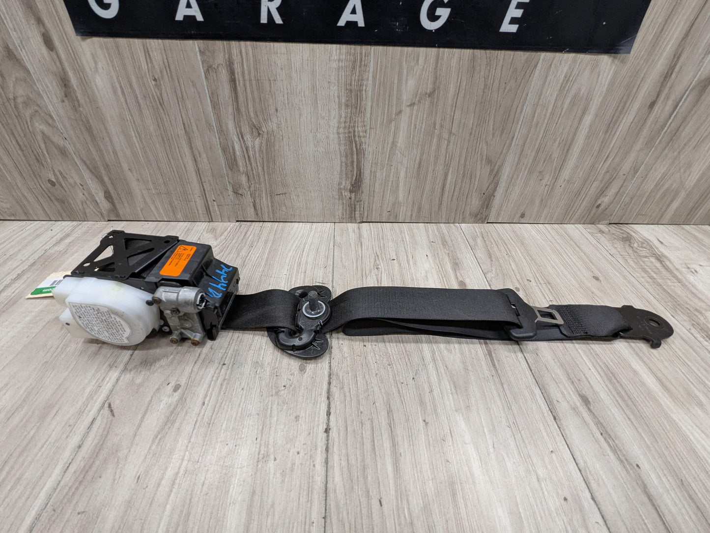 07-14 OEM BMW E70 E71 X5 X6 X5M X6M Front Left Driver Seatbelt Retractor Black