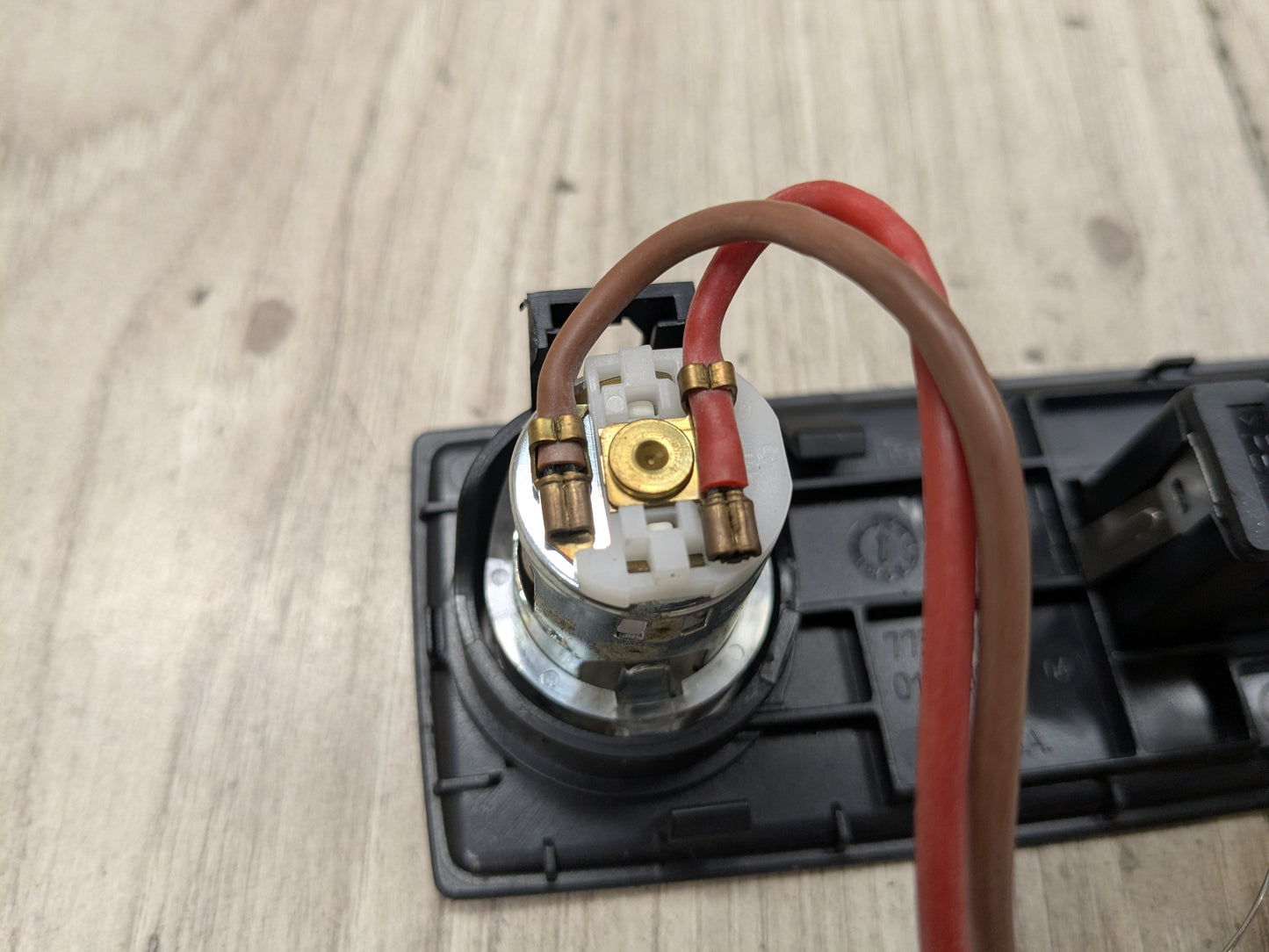 07-14 OEM BMW E70 E71 X5 X6 Rear Center Switch Cover Trim Insert Charger Ports