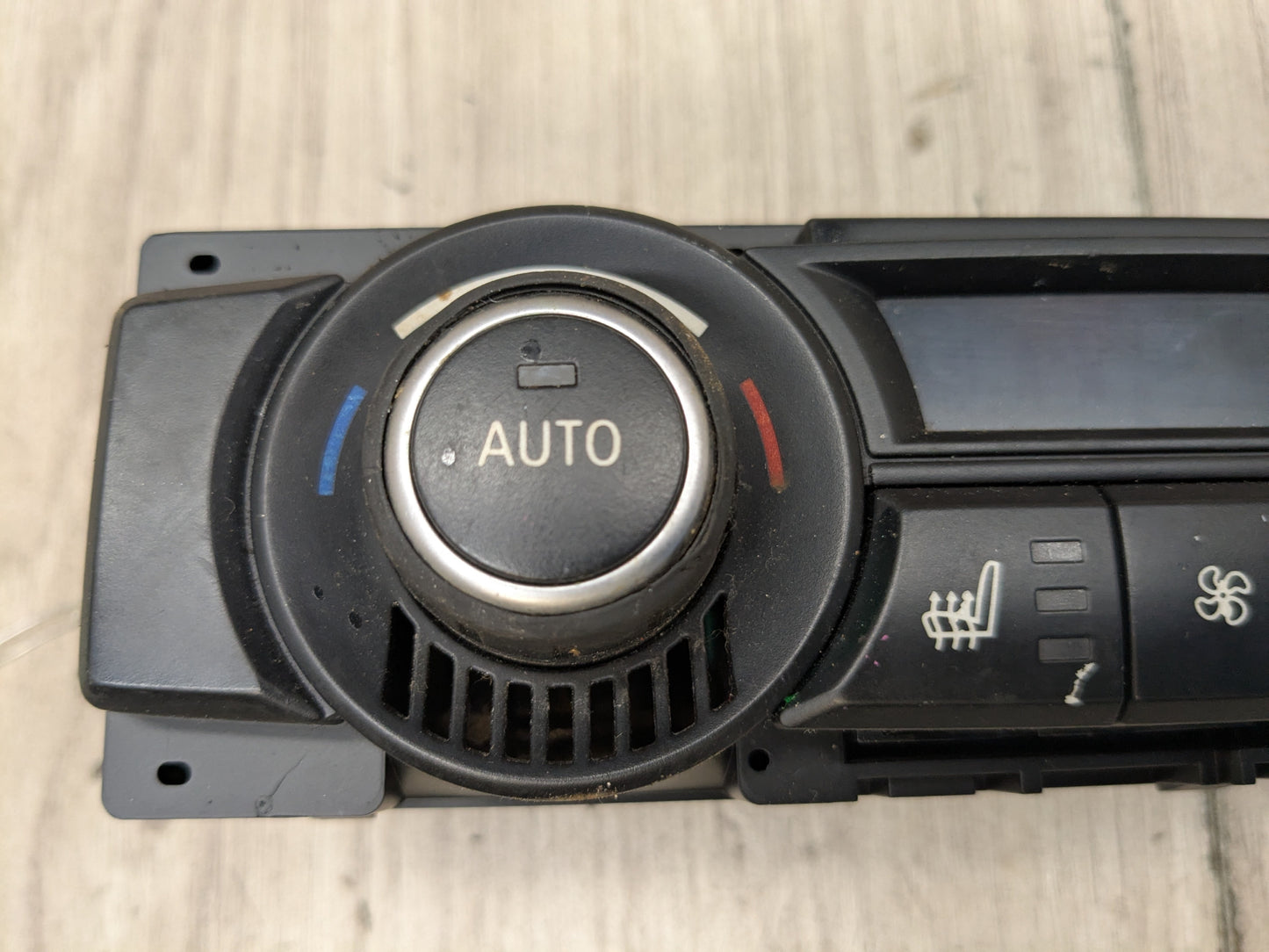 OEM BMW E70 E71 X5 X6 REAR AC Temperature Heater Climate Control Switch Buttons