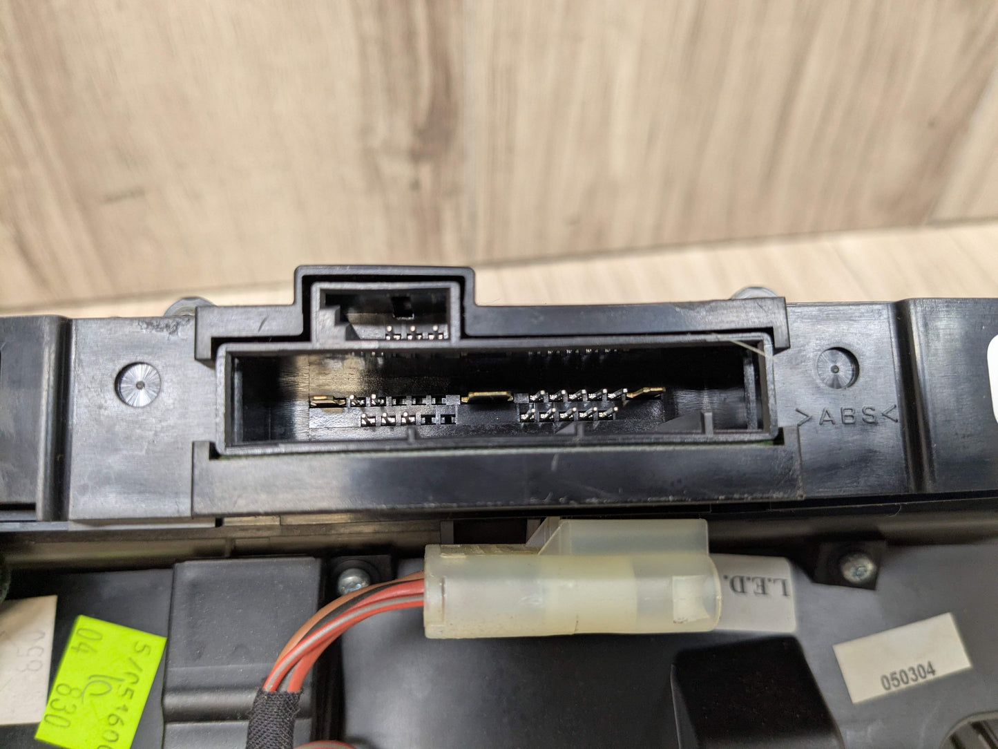 03-08 OEM BMW E85 Z4 Center Console Convertible Switch Unit Control Panel