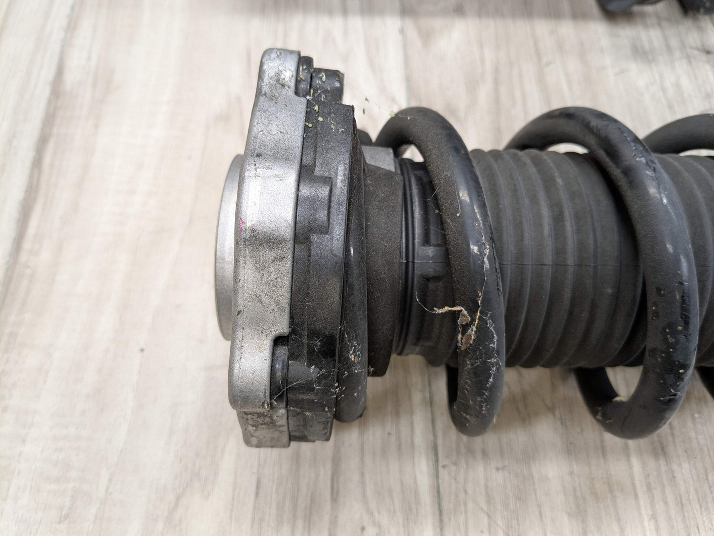 18-23 OEM BMW G01 X3 30i 30iX REAR Left Right Side Strut Shock Absorber Spring