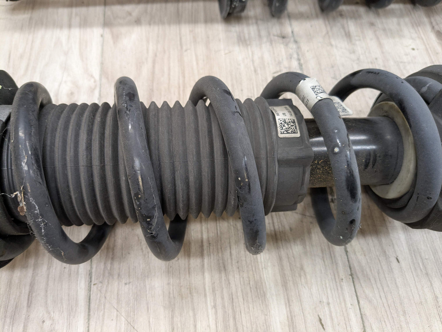 18-23 OEM BMW G01 X3 30i 30iX REAR Left Right Side Strut Shock Absorber Spring