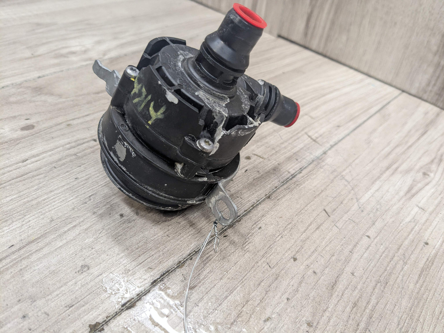 OEM BMW F23 F30 F32 F36 F80 F82 G01* Engine B46 S55 Auxiliary Coolant Water Pump
