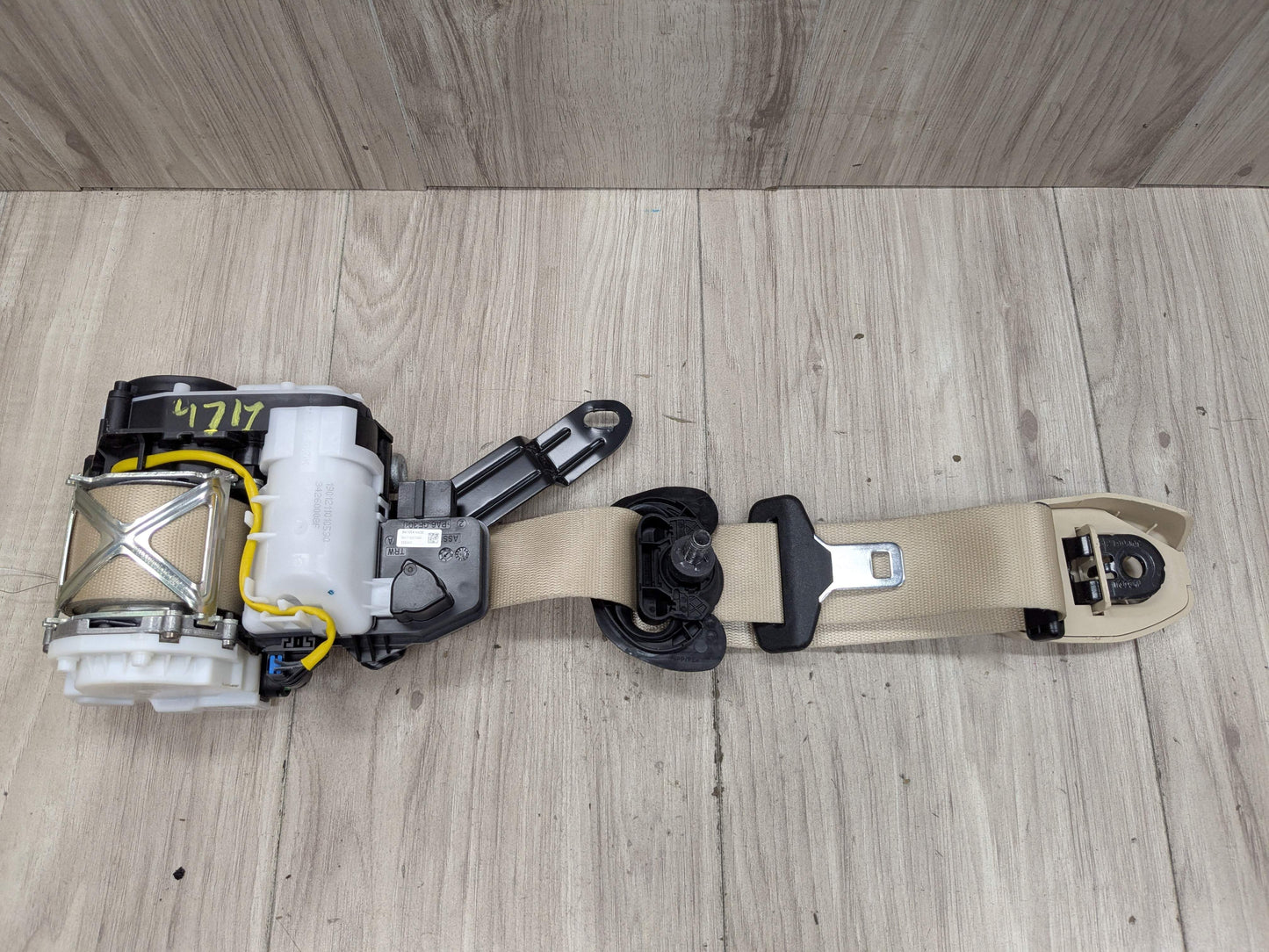 OEM BMW F97 F98 G01 G02 X3 X4 FRONT Right Passenger Seat Belt Retractor BEIGE