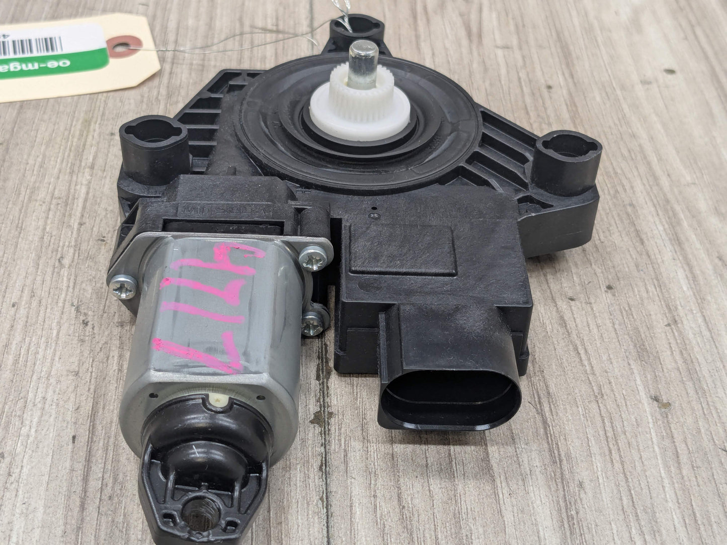 18-24 OEM BMW G01 G02 X3 X4 REAR Right Passenger Door Window Regulator Motor
