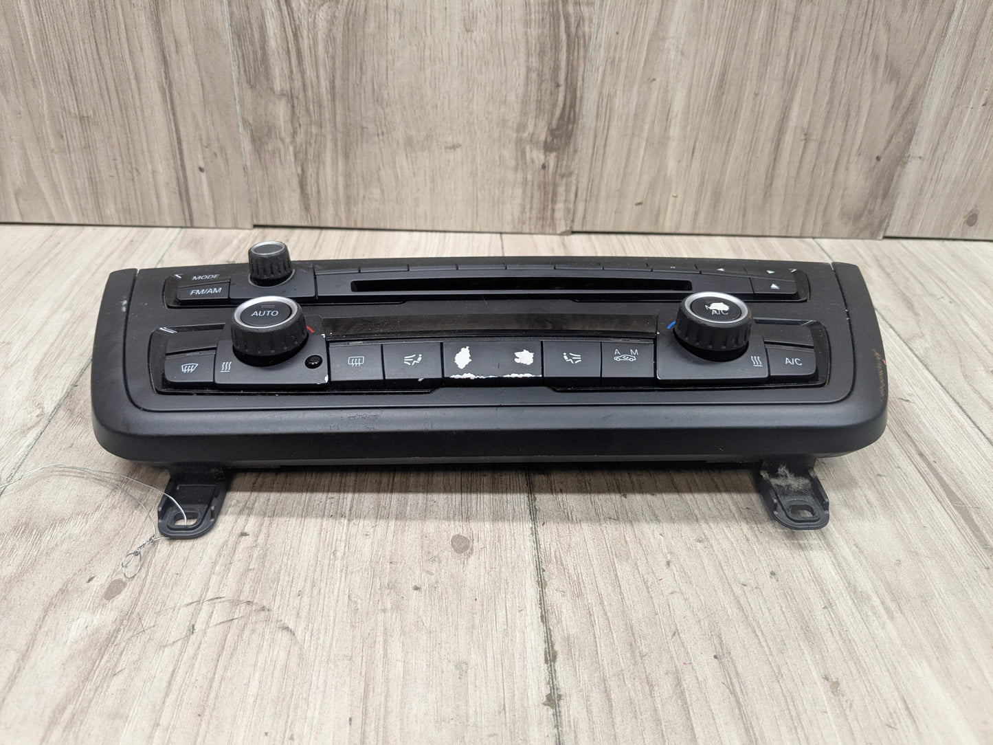 *12-17 OEM BMW F30 F31 F32 F34 AC Heater Control Panel Radio Media Buttons