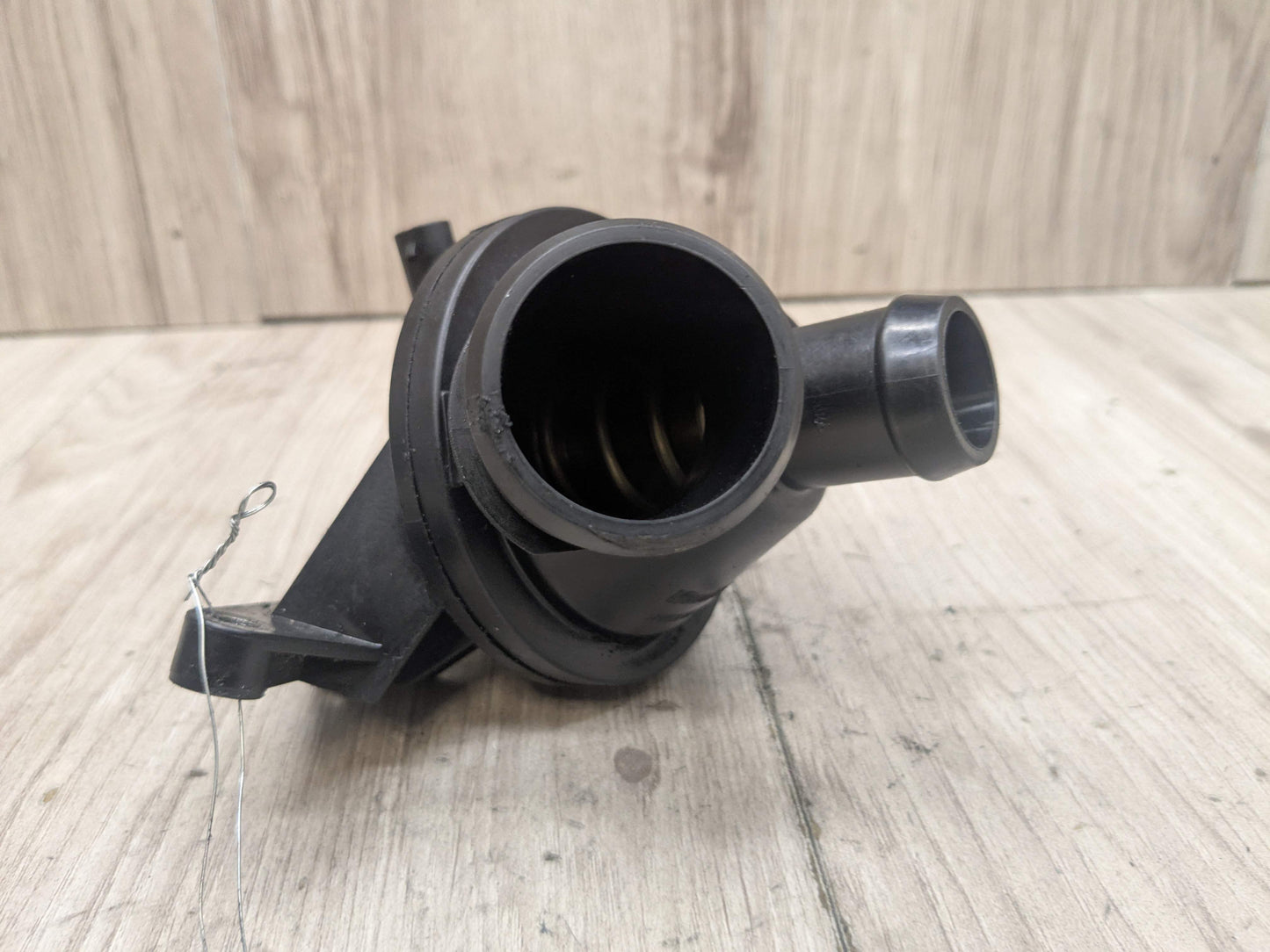 OEM BMW F10 F15 F22 F25 F30 F32 Engine N20 N26 Water Coolant Thermostat Housing