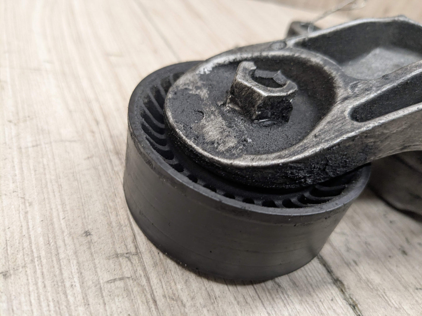 OEM BMW E84 F10 F22 F25 F30 F32 Engine N20 N26 Serpentine Belt Tensioner Pulley