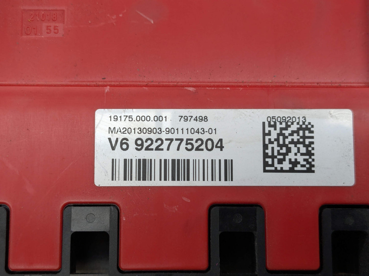 OEM BMW F22 F30 F32 F36 F80 F82 Positive Battery Distributor B+ Power Fuse Box