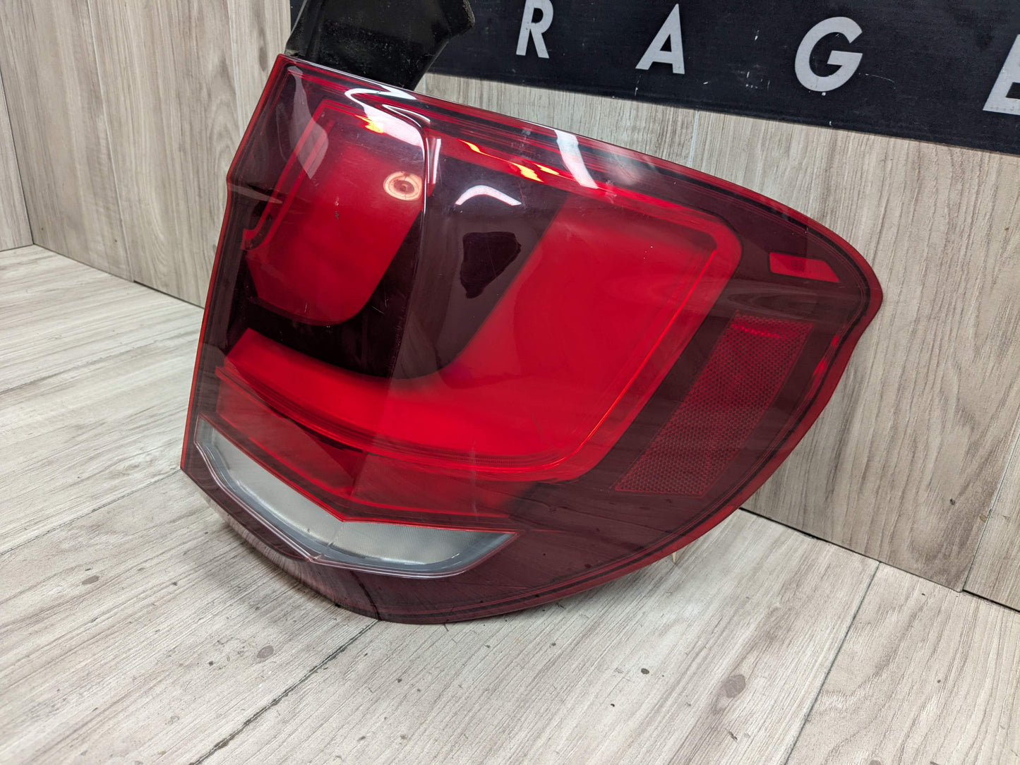 14-18 BMW OEM F15 F85 X5 X5M Rear Right Passenger Side Outer Stop Tail Light