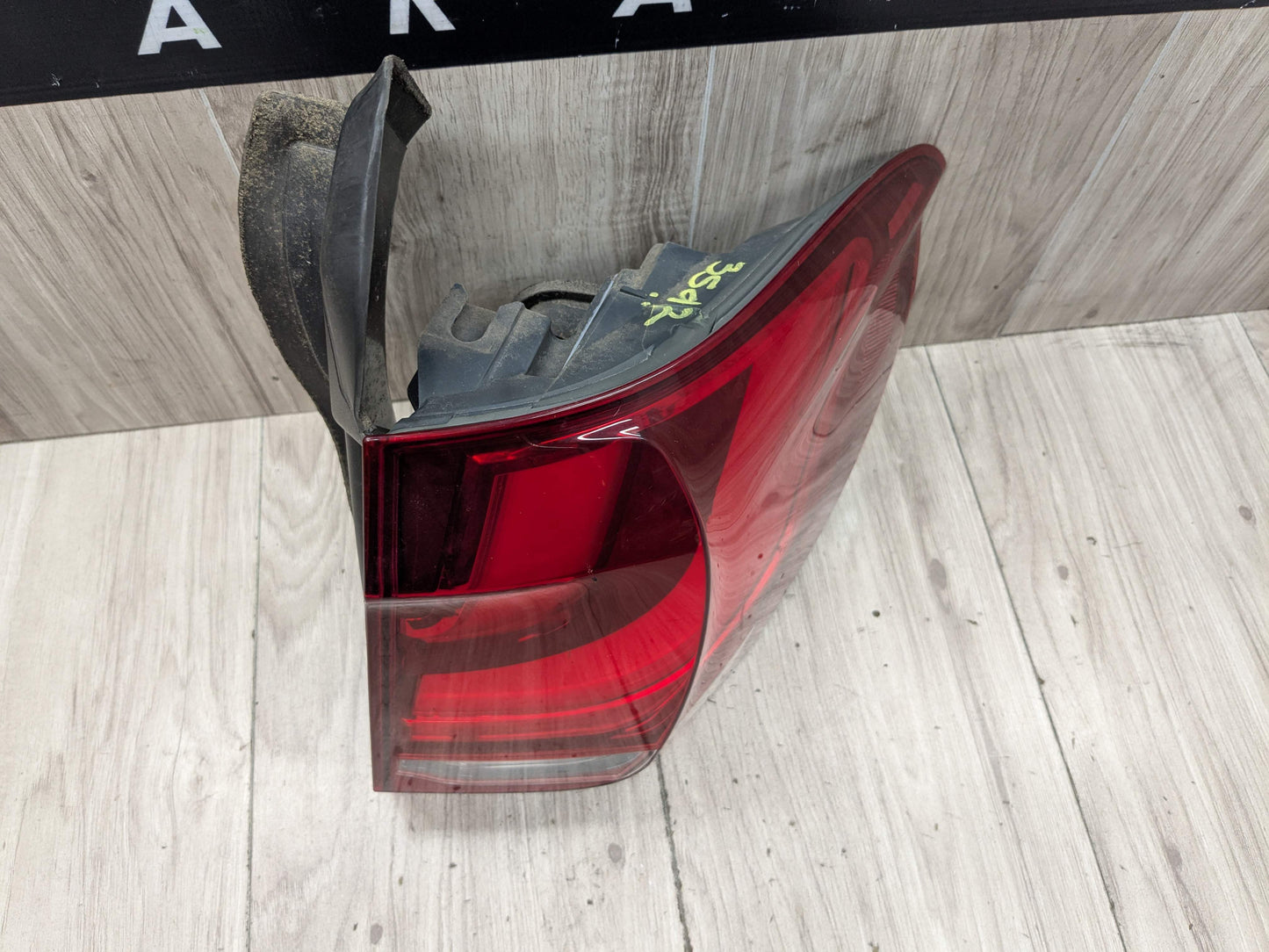 14-18 BMW OEM F15 F85 X5 X5M Rear Right Passenger Side Outer Stop Tail Light