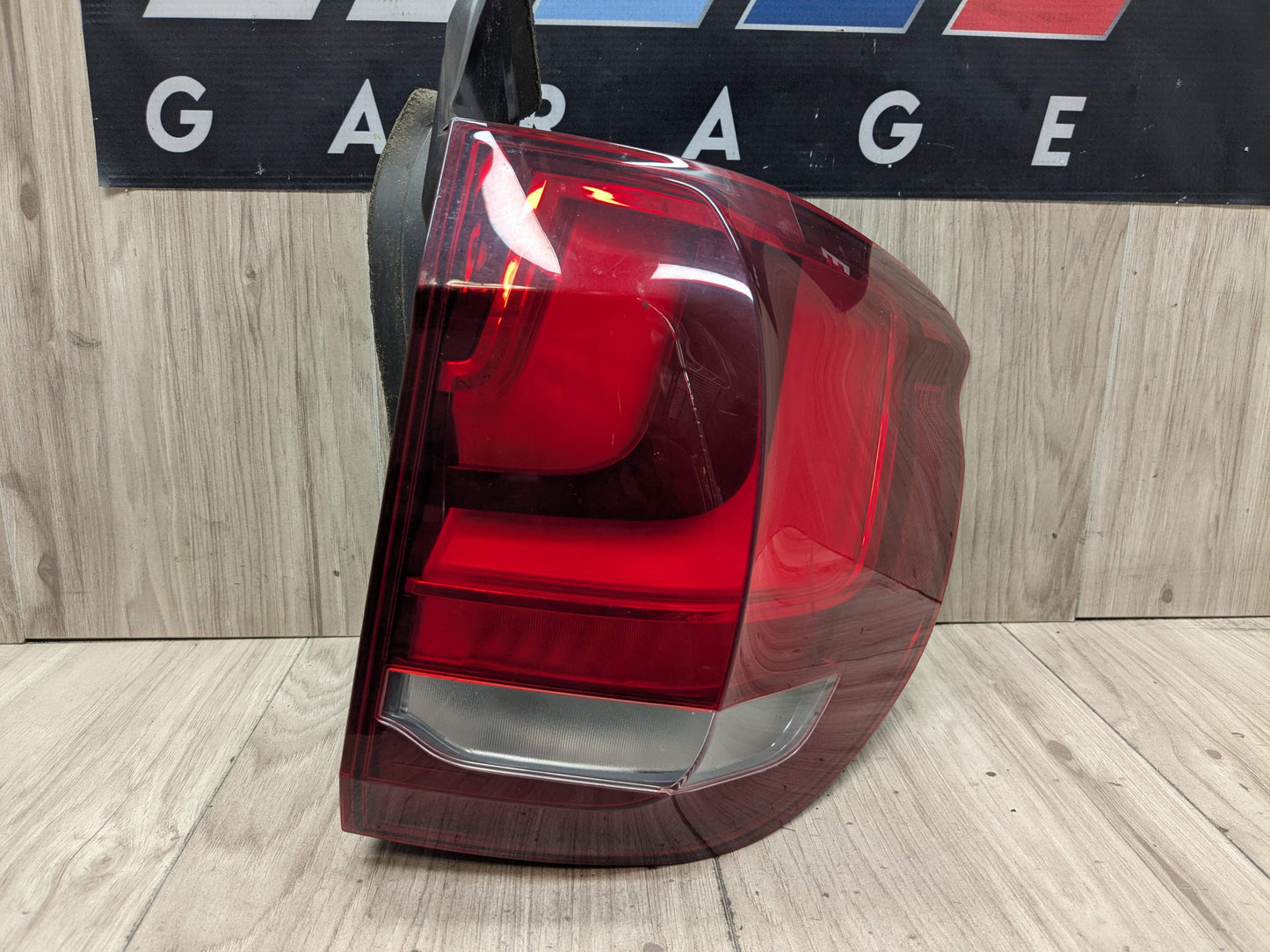 14-18 BMW OEM F15 F85 X5 X5M Rear Right Passenger Side Outer Stop Tail Light