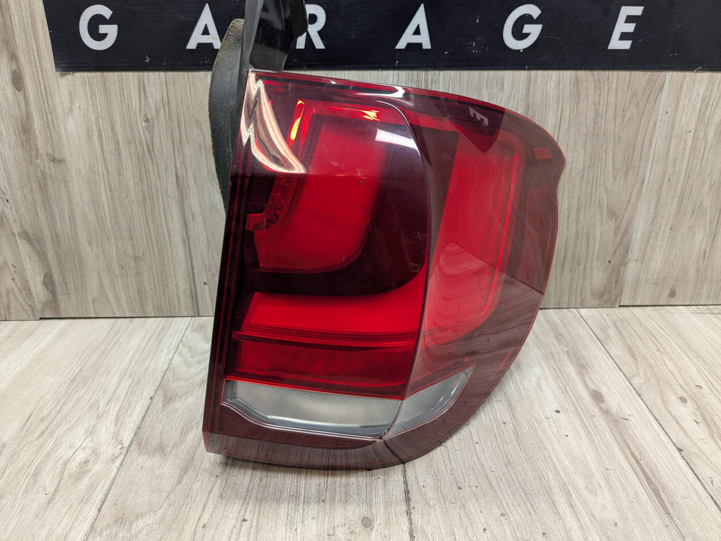 14-18 BMW OEM F15 F85 X5 X5M Rear Right Passenger Side Outer Stop Tail Light