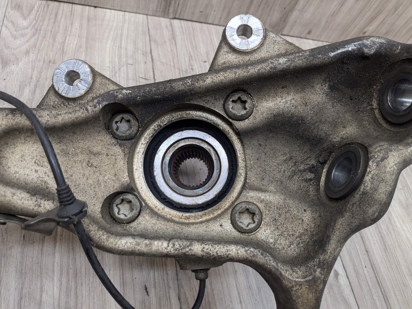 OEM BMW E70 F15 F16 X5 X6 Front Right Passenger Spindle Hub Knuckle Bearing