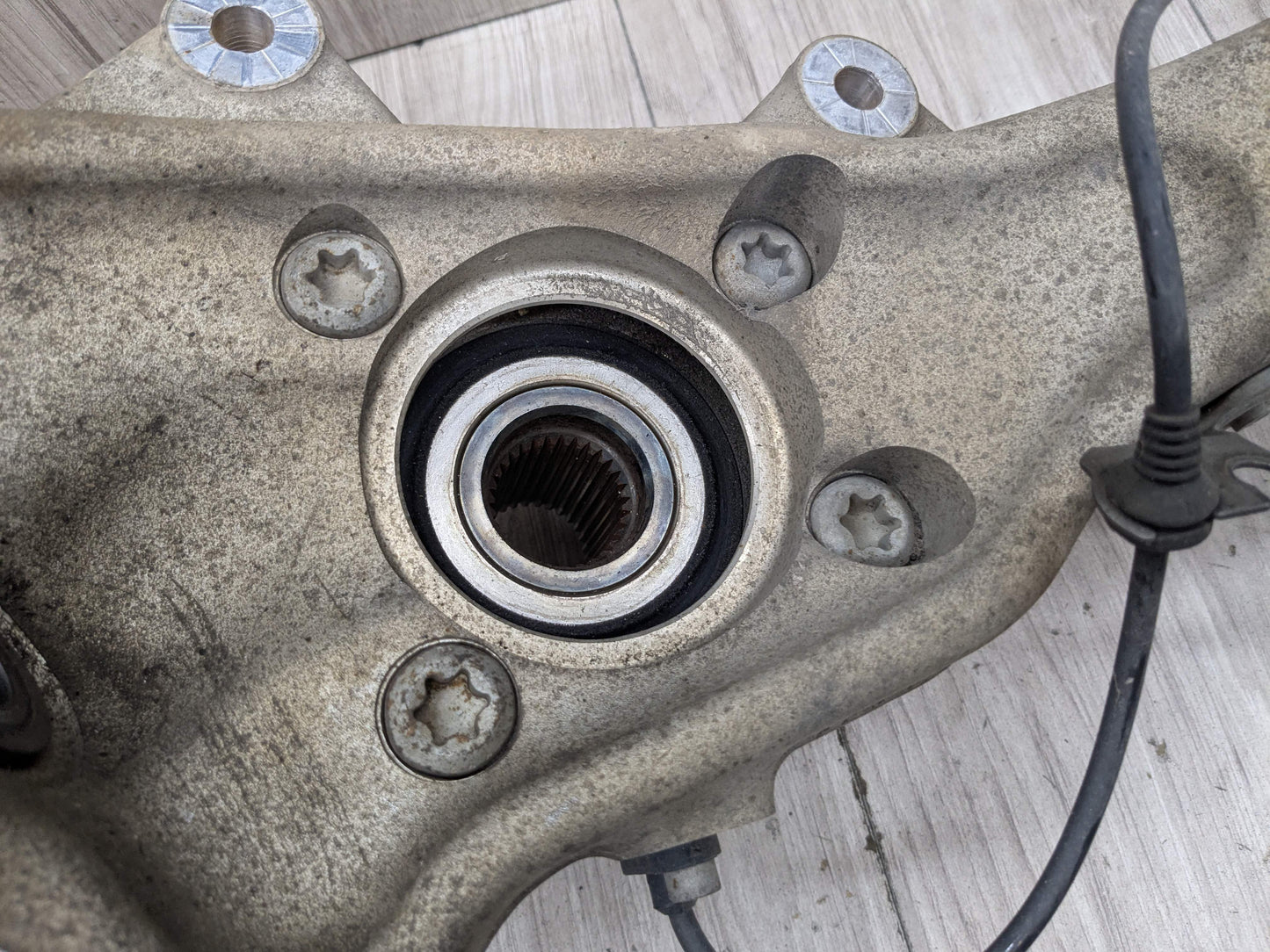 OEM BMW E70 F15 F16 X5 X6 Front Left Driver Spindle Hub Carrier Knuckle Bearing