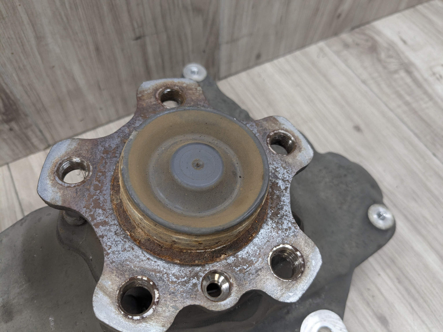 OEM BMW G11 G12 740 750 RWD Front Right Passenger Hub Bearing Spindle Knuckle