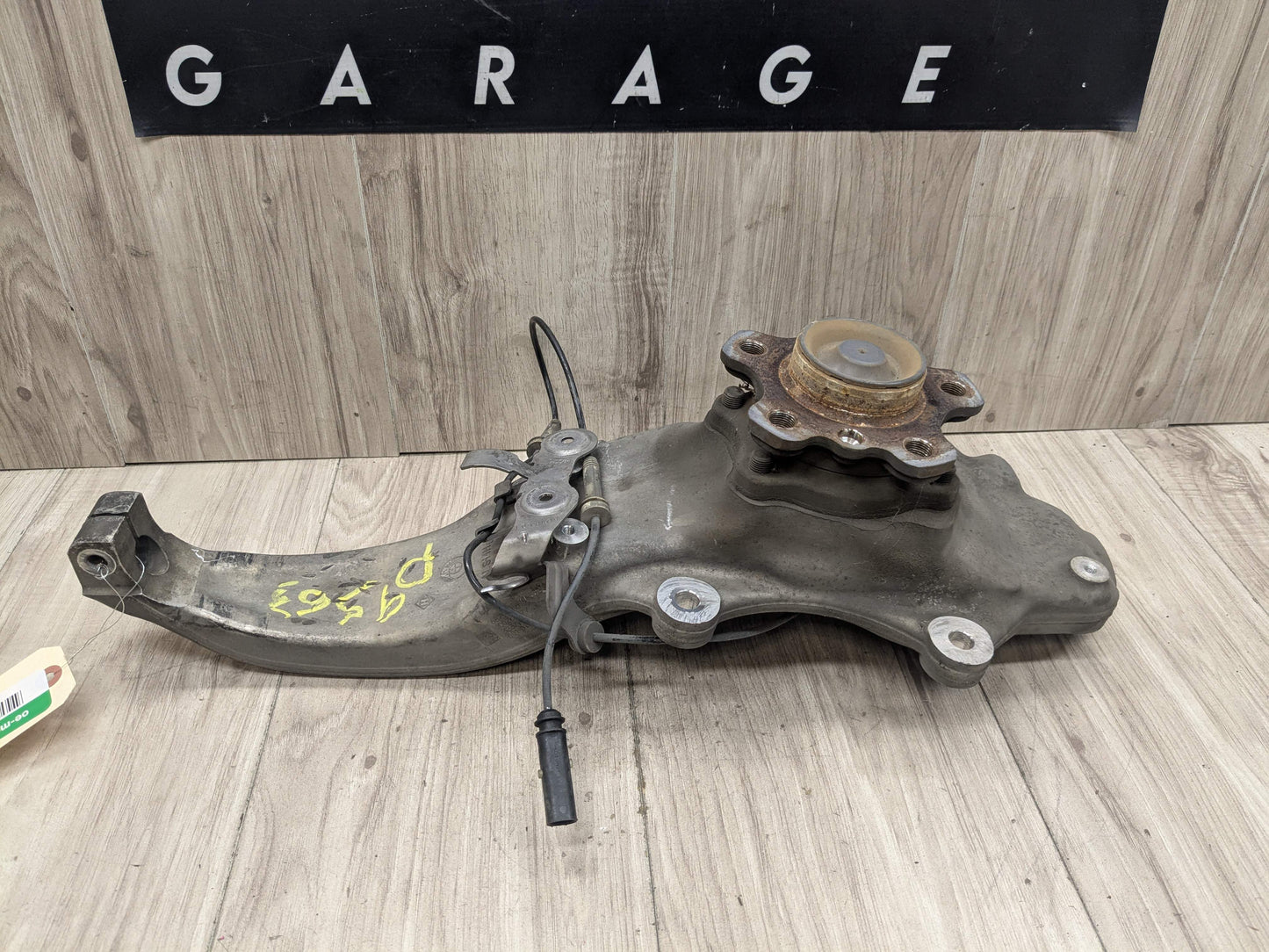 OEM BMW G11 G12 740 750 RWD Front Right Passenger Hub Bearing Spindle Knuckle