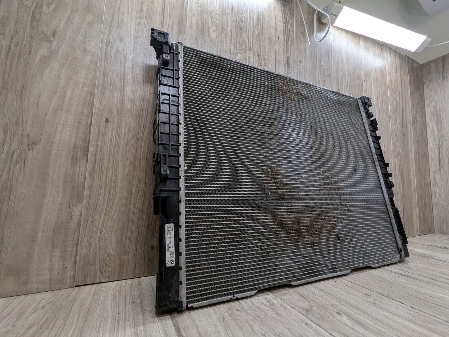 16-19 OEM BMW G11 G12 G30 750 M550iX Auxiliary Coolant Radiator N63R