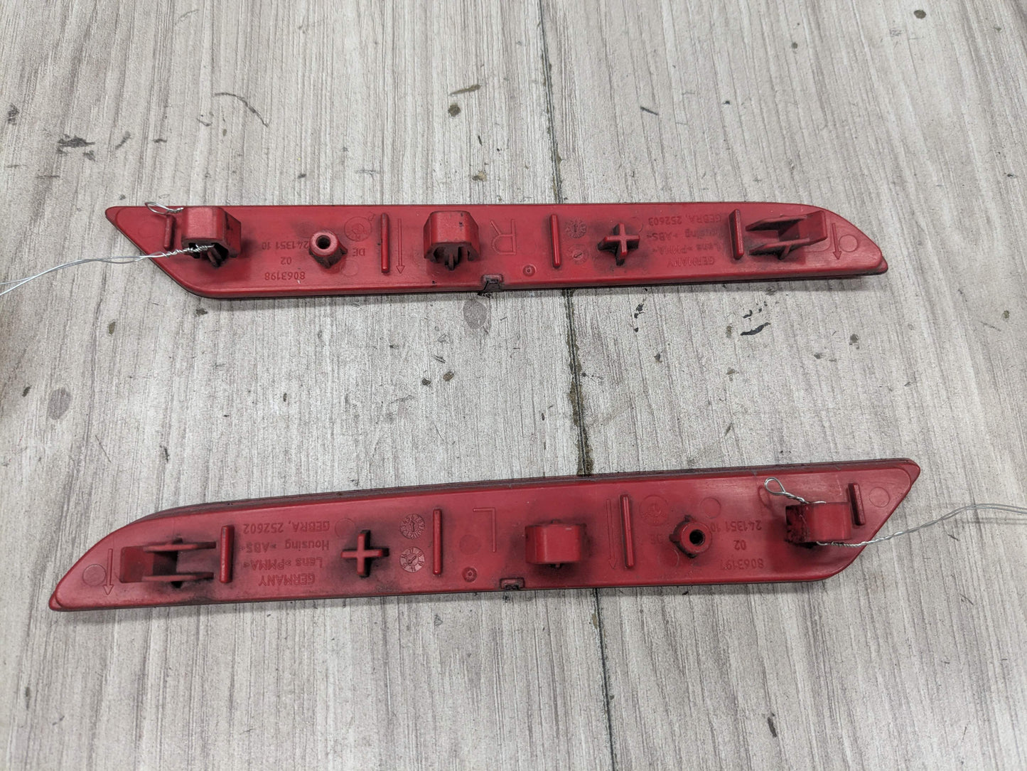 16-19 OEM BMW G11 G12 Rear Bumper Left Right Side Markers Light Reflectors SET