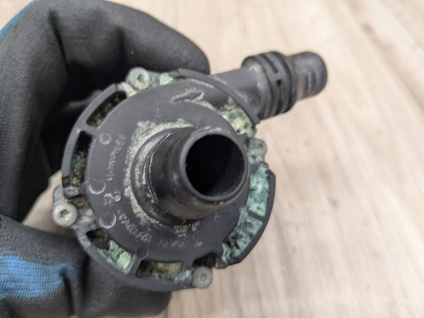 16-19 OEM BMW G11 G12 G30 M550 750 M760 Auxiliary Electric Coolant Water Pump