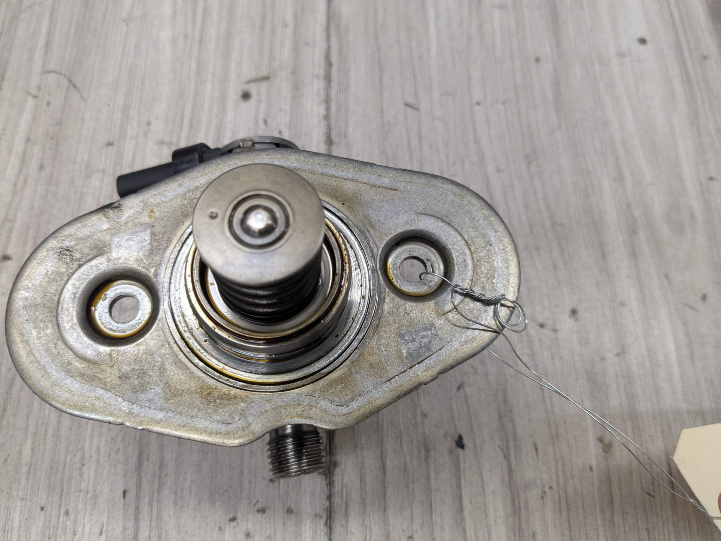 16-20 OEM BMW G11 G12 750 G30 M550 Engine N63R HPFP High Pressure Fuel Pump 5-8