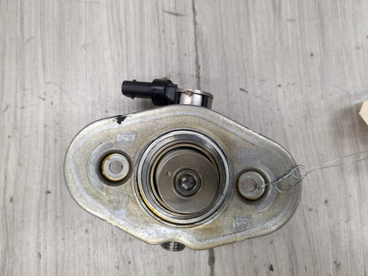 16-20 OEM BMW G11 G12 750 G30 M550 Engine N63R HPFP High Pressure Fuel Pump 5-8