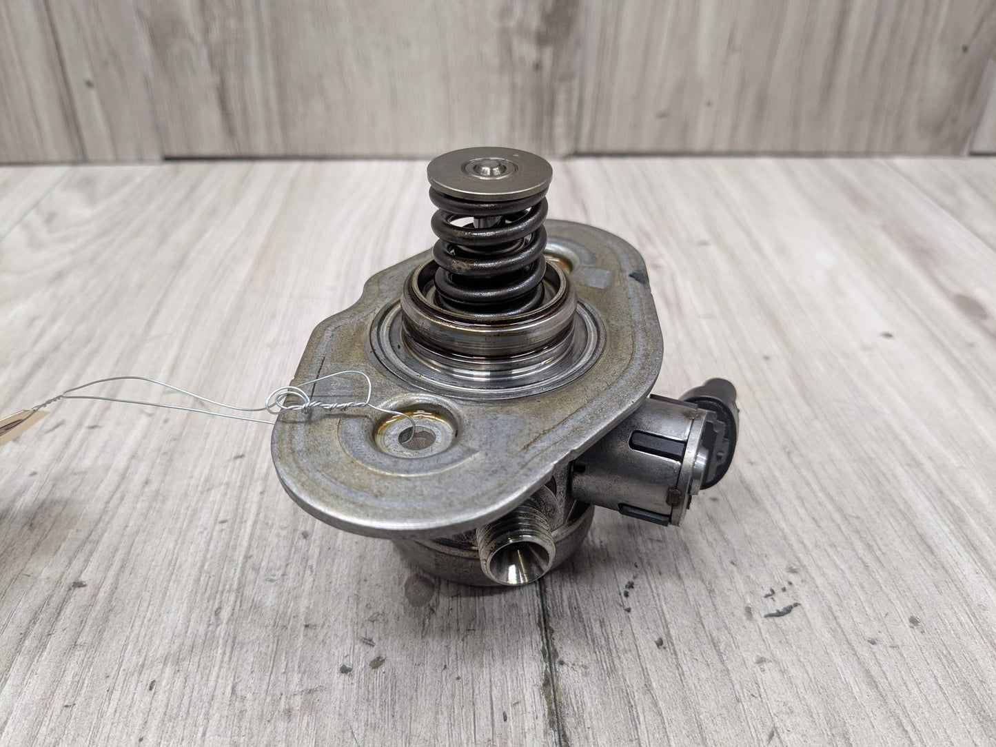 16-20 OEM BMW G11 G12 750 G30 M550 Engine N63R HPFP High Pressure Fuel Pump 5-8