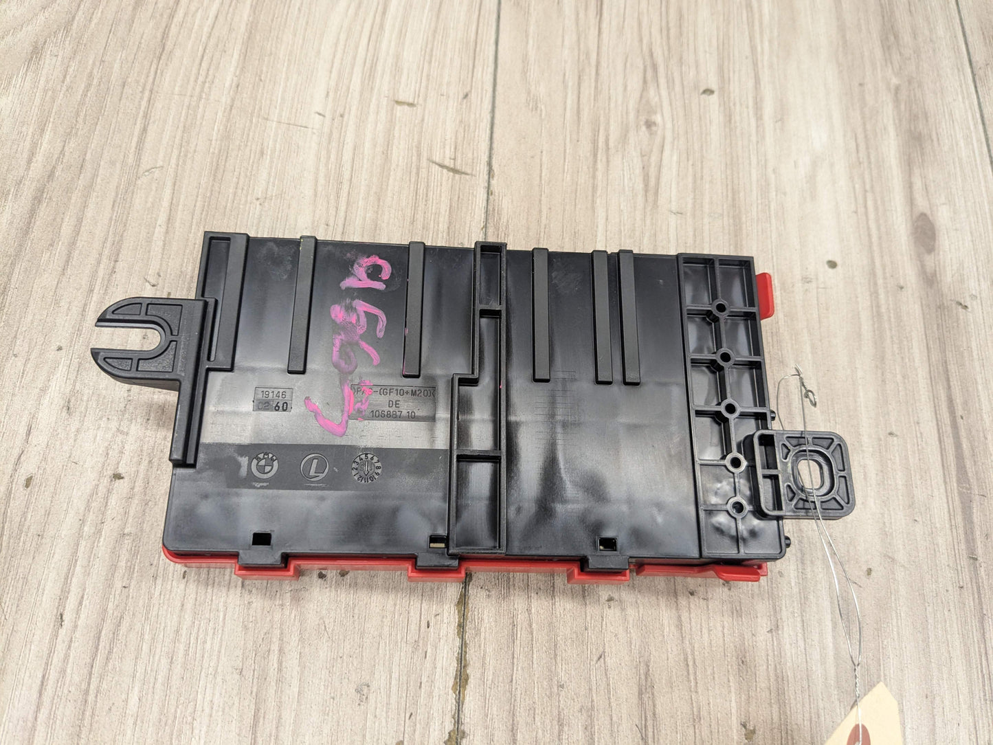 OEM BMW G11 G12 G14 G15 G16 G30 B+ Junction Terminal Power Relay Fuse Box