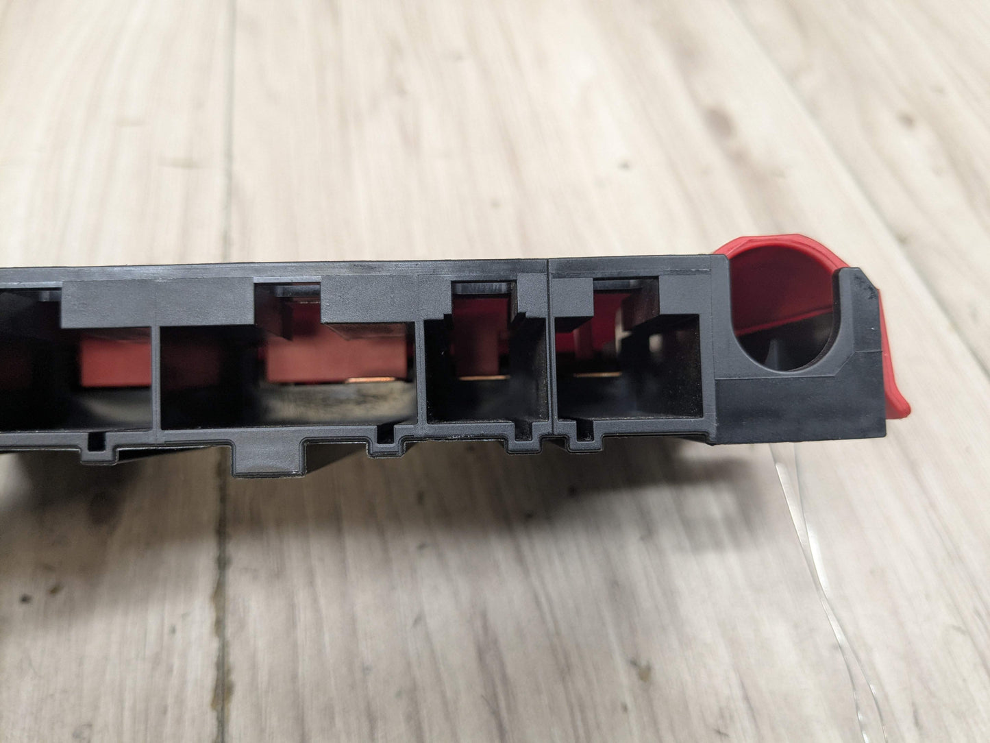 OEM BMW G11 G12 G14 G15 G16 G30 B+ Junction Terminal Power Relay Fuse Box